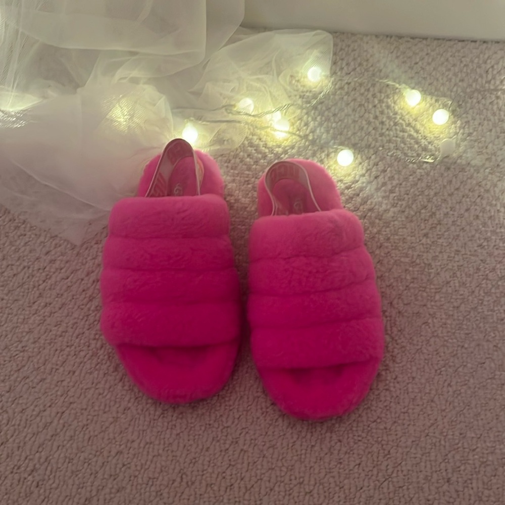 PINK UGGS